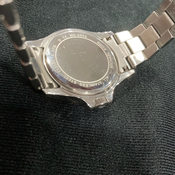 MICHAEL KORS MINI KENLY 2 TONE WATCH - Picture 5 of 9